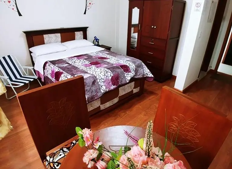 استودیوی استاندارد, Hostal Arauco