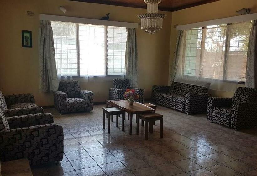 Дом 4 Спальни, Maoni Guest House