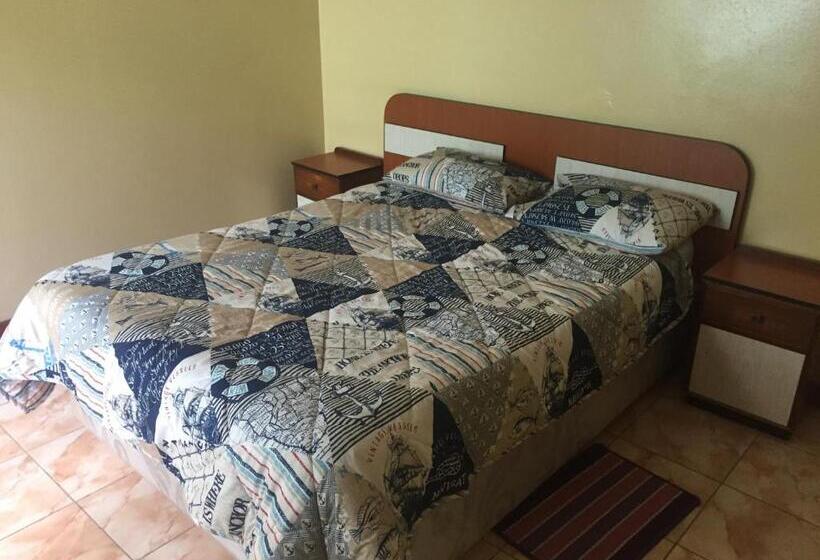 Дом 4 Спальни, Maoni Guest House