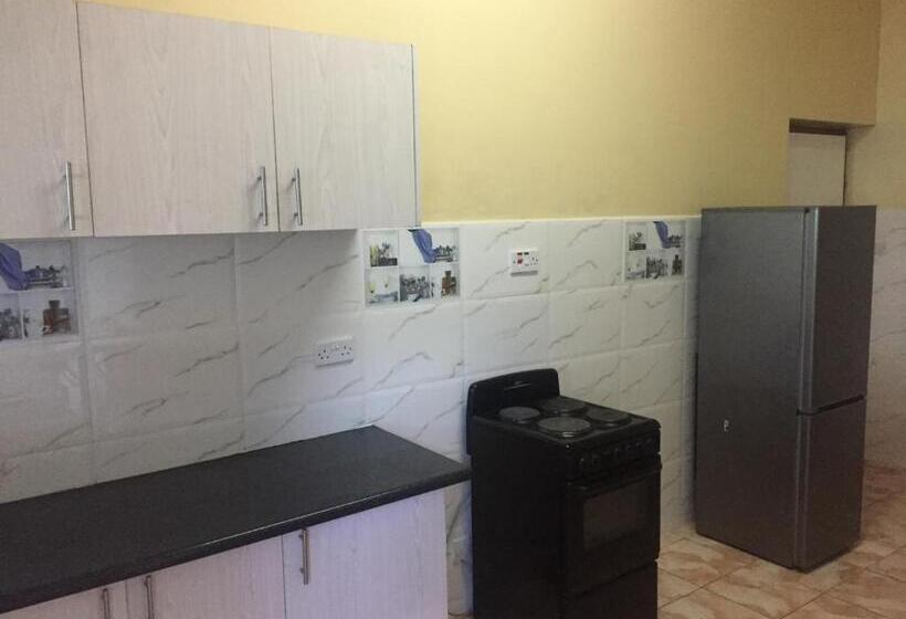 Дом 4 Спальни, Maoni Guest House