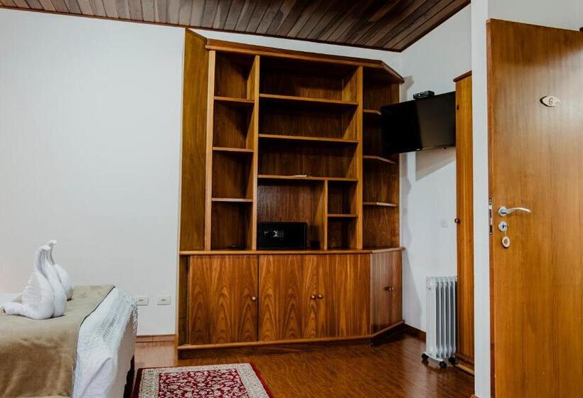 غرفة عائلية, Ville De France