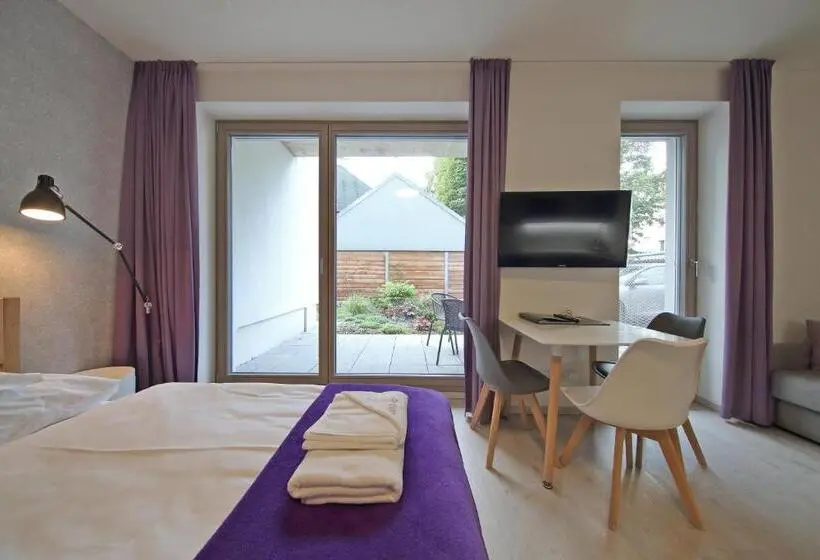استودیوی استاندارد, Apartmány Terasy Café