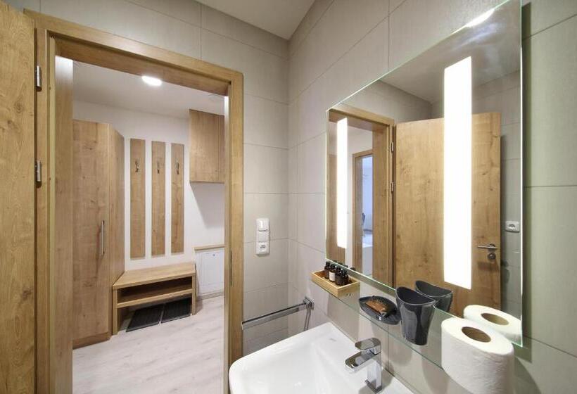 إستوديو قياسى, Apartmány Terasy Café