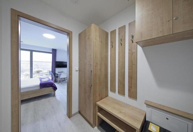 إستوديو قياسى, Apartmány Terasy Café