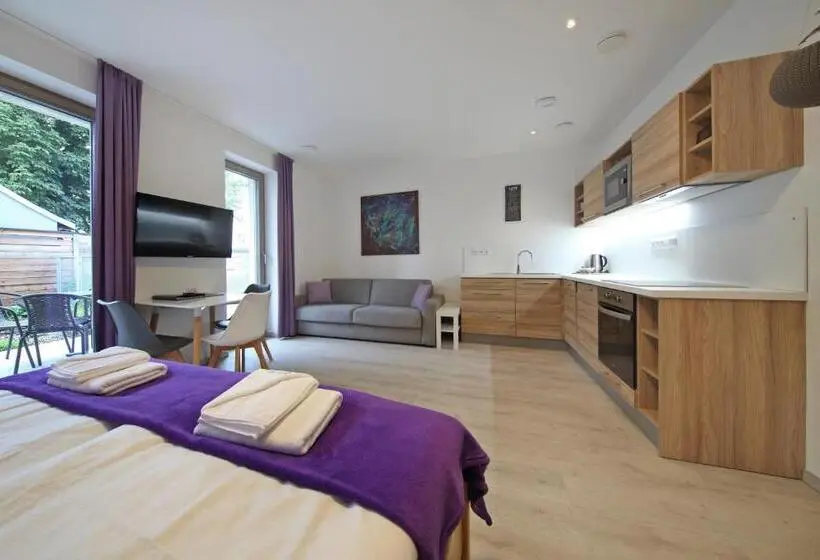 استودیوی استاندارد, Apartmány Terasy Café