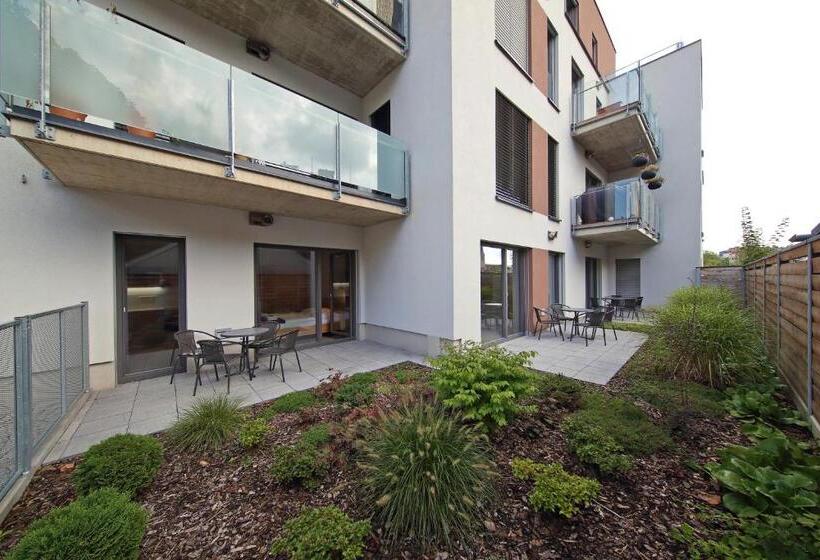 إستوديو قياسى, Apartmány Terasy Café