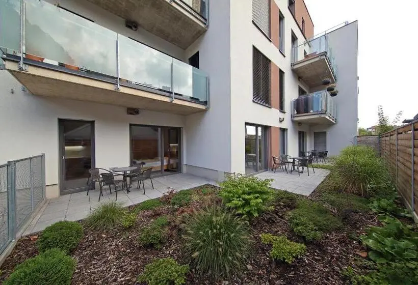 استودیوی استاندارد, Apartmány Terasy Café