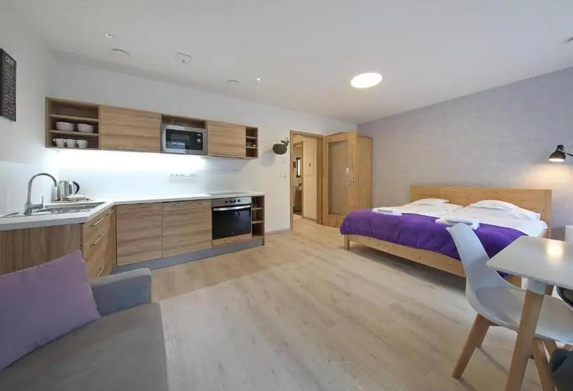 استودیوی استاندارد, Apartmány Terasy Café