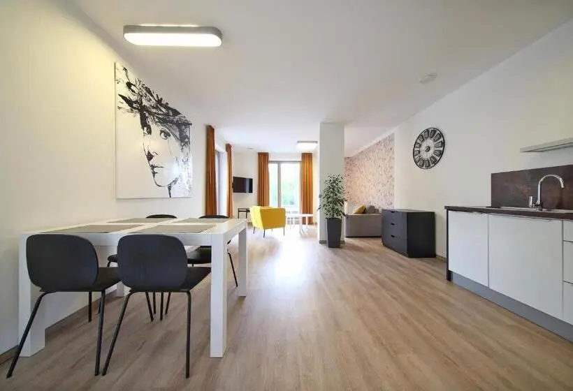 آپارتمان 1 خوابه با تراس, Apartmány Terasy Café