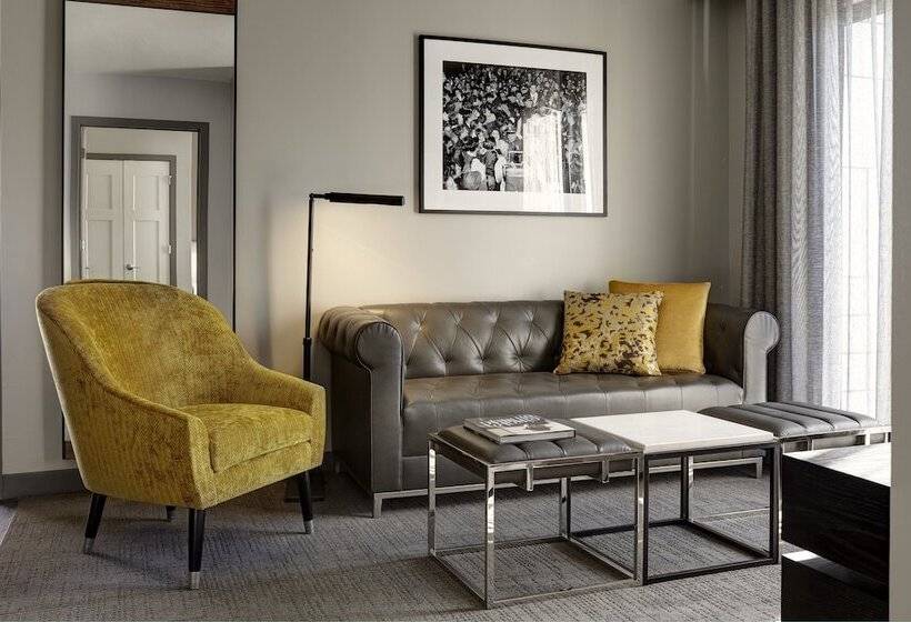 غرفة قياسية مزوَّدة بشُرفة, Archer Hotel Florham Park