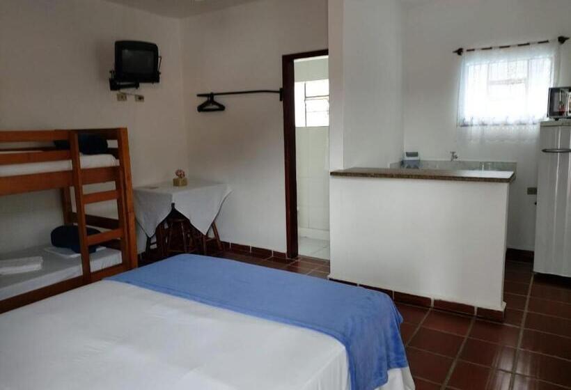 Четырехместный Номер Стандарт, Pousada Nayane