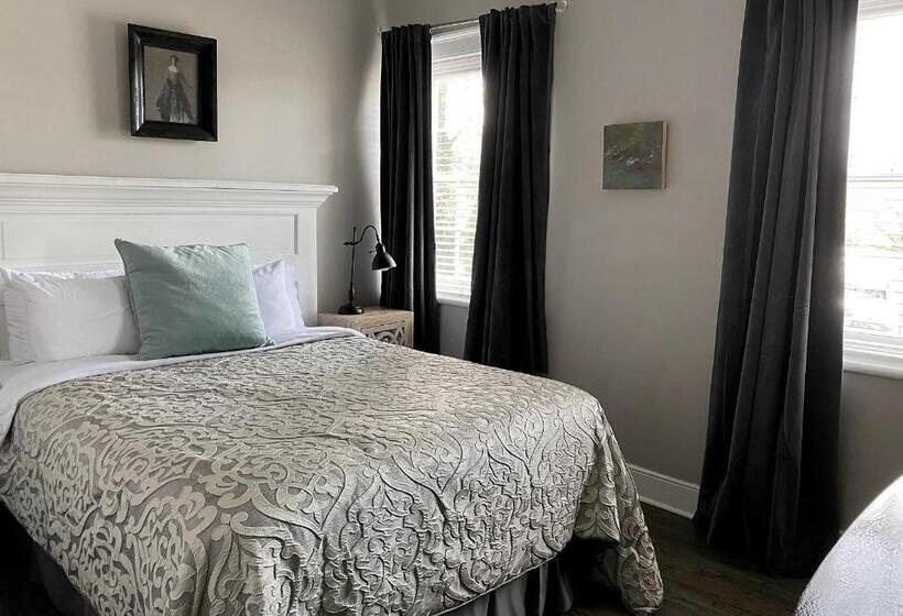 חדר סטנדרט, Laurance