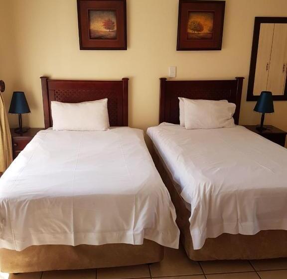 חדר משפחתי, Marlot Guest House