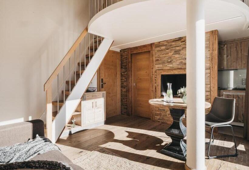 2 Bedroom Premium Apartment with Views, Vaya Terrazena Serfaus