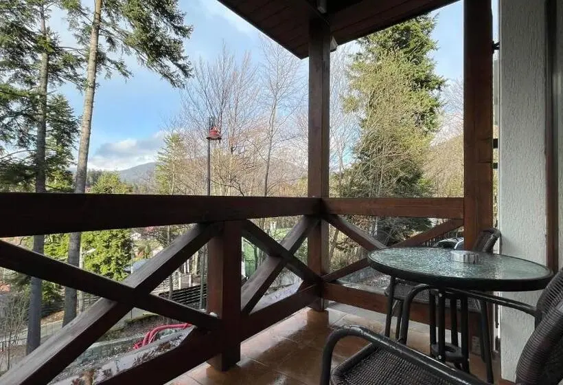 バルコニー付スイート, Alfinio Villa