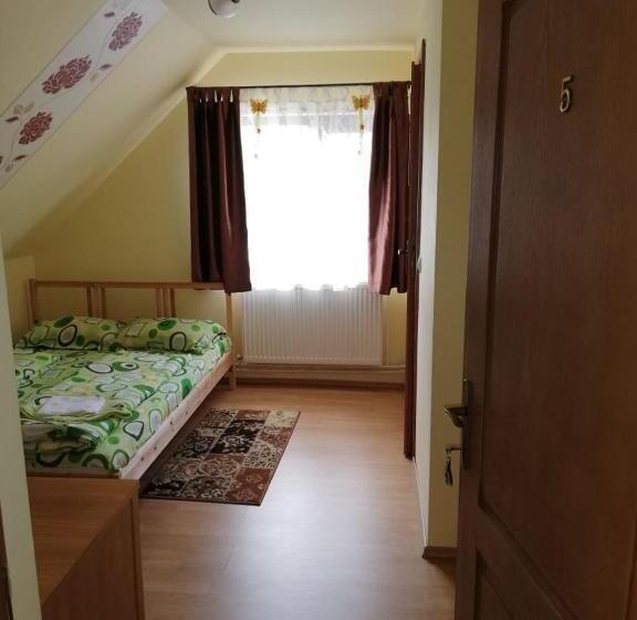 غرفة قياسية ثلاثية, Cabana Ocna Mesaros