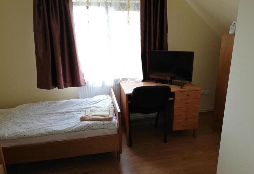 غرفة قياسية, Cabana Ocna Mesaros