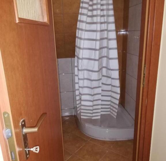 غرفة قياسية, Cabana Ocna Mesaros