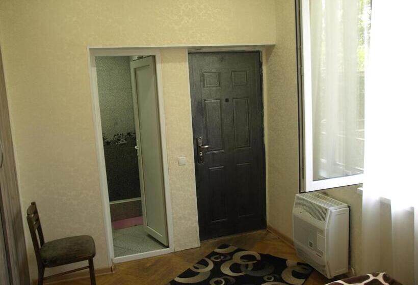 اتاق لوکس, Guest House Ebralidze