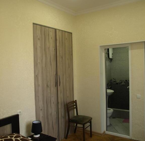 اتاق لوکس, Guest House Ebralidze