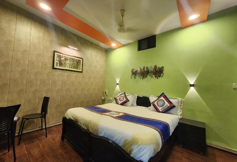 غرفة قياسية مزوَّدة بتراس, Shaleen Elegance Homestay Nakki Lake 400 Meters