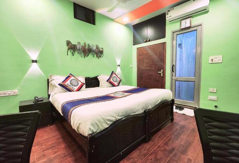 Номер Стандарт с Террасой, Shaleen Elegance Homestay Nakki Lake 400 Meters