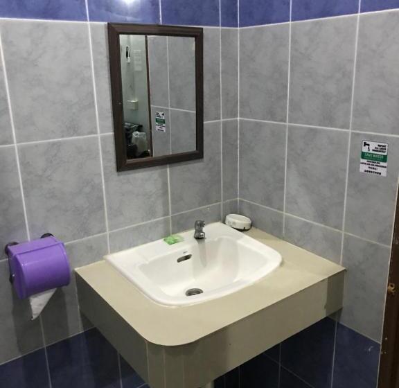 Standard Neljän Hengen Huone, Rtms Guesthouse Semporna