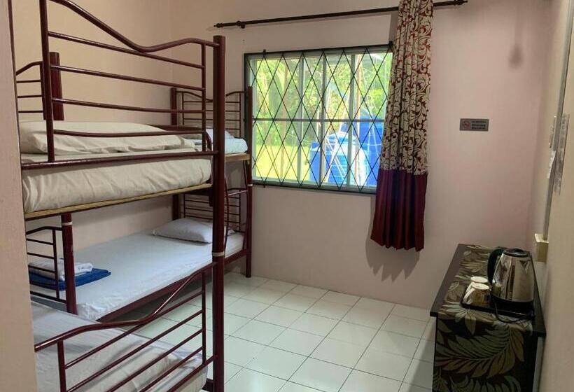 Standard Neljän Hengen Huone, Rtms Guesthouse Semporna