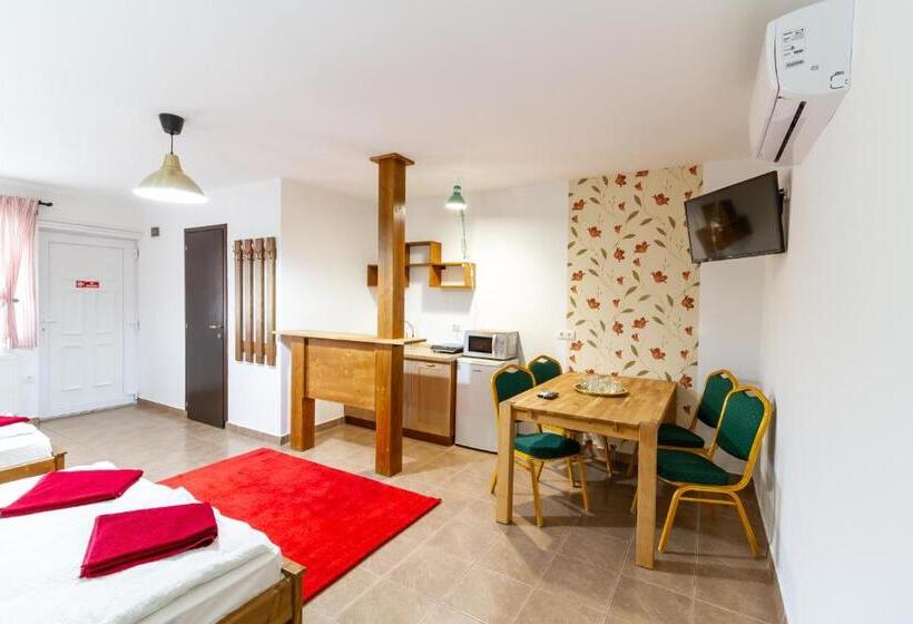 Quarto Familiar Deluxe, Airport Károly Centrál