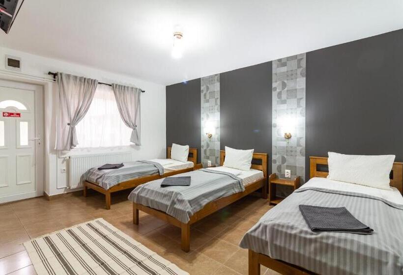 Komfort Trippelrum, Airport Károly Centrál