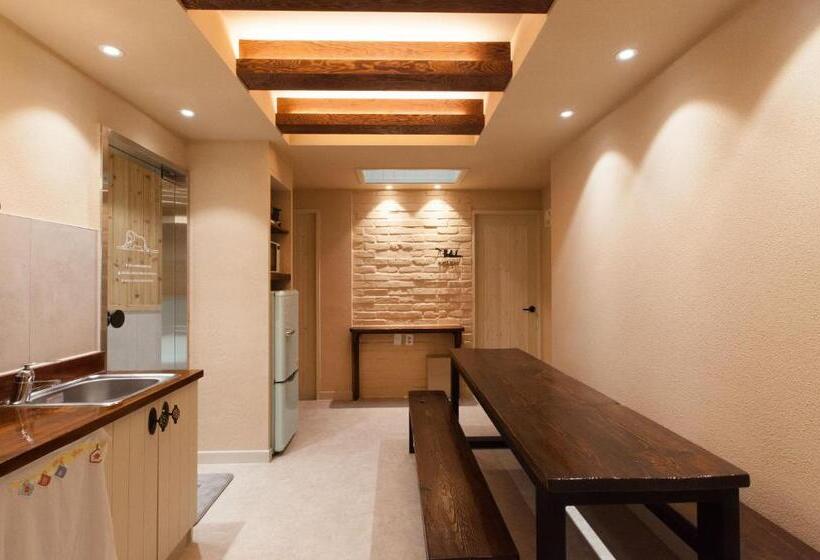 غرفة عائلية, Jeonju Hanok Little Prince