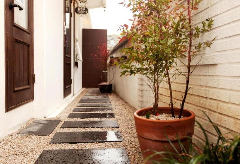 غرفة عائلية, Jeonju Hanok Little Prince