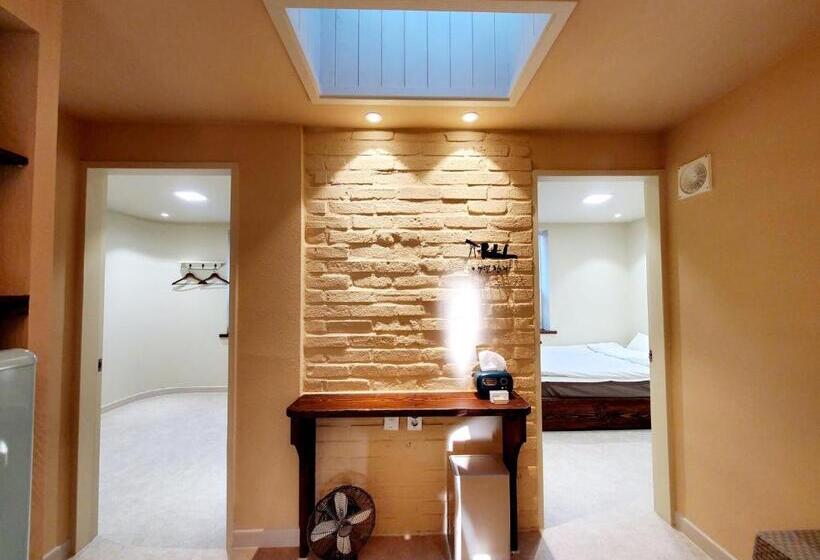 غرفة عائلية, Jeonju Hanok Little Prince