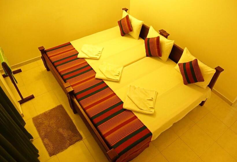 חדר משפחתי, Vishmee Holiday Inn