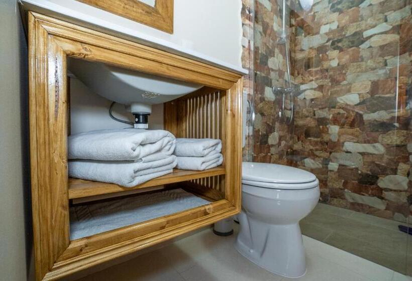 חדר משפחתי, Casa Nikita