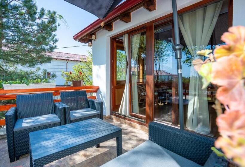سوییت, Casa Nikita