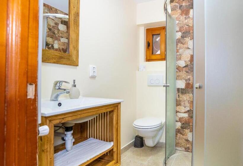 סוויטה, Casa Nikita