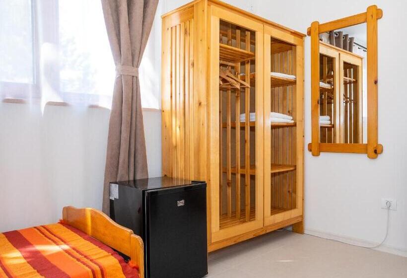 اتاق لوکس سه تخته, Casa Nikita