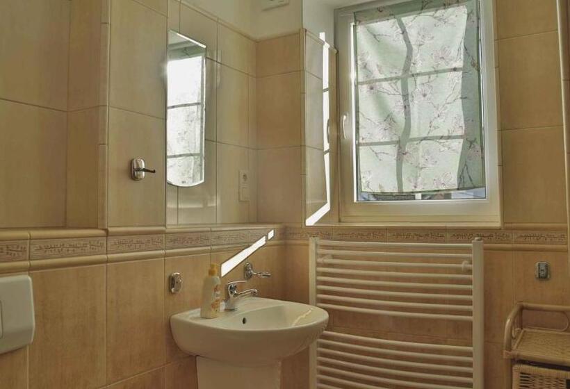 Люкс 2 Спальни, Penzion Ostruznik