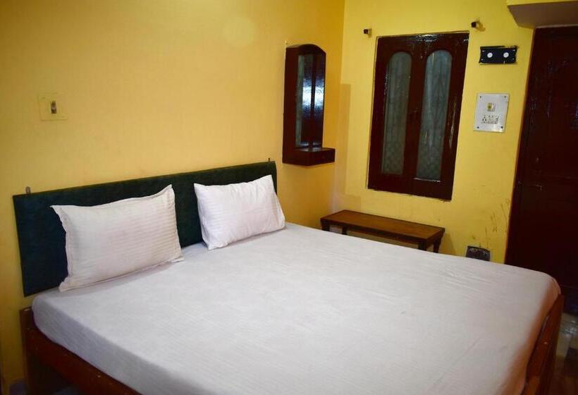 غرفة ديلوكس, Sandhya Guest House Varanasi Near Ganga River