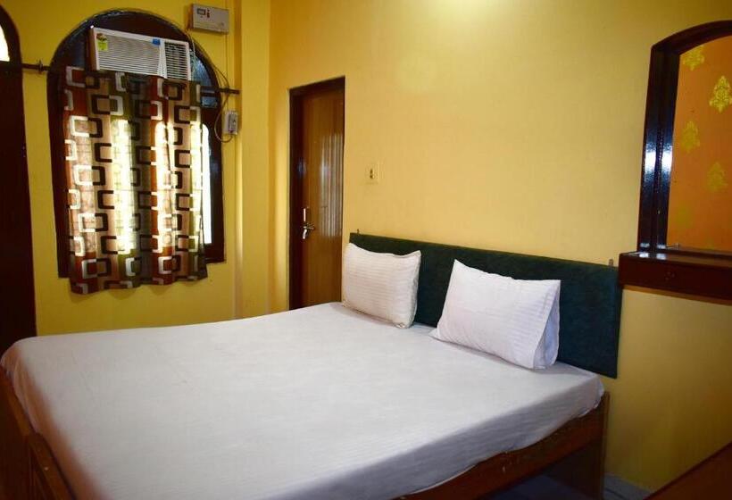 غرفة ديلوكس, Sandhya Guest House Varanasi Near Ganga River