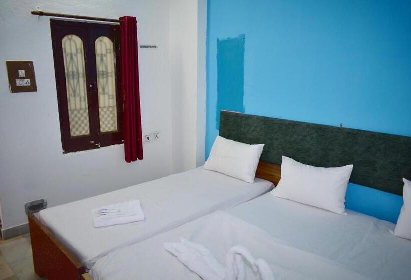 غرفة عائلية, Sandhya Guest House Varanasi Near Ganga River