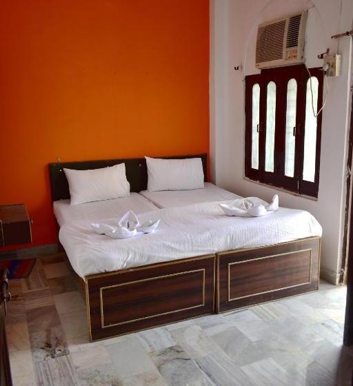 غرفة عائلية, Sandhya Guest House Varanasi Near Ganga River