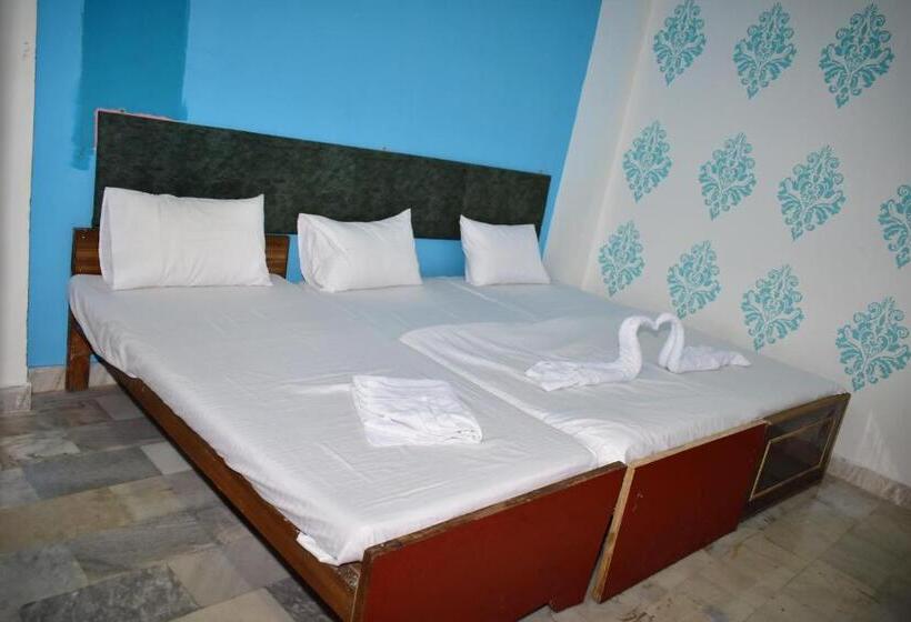 غرفة عائلية, Sandhya Guest House Varanasi Near Ganga River