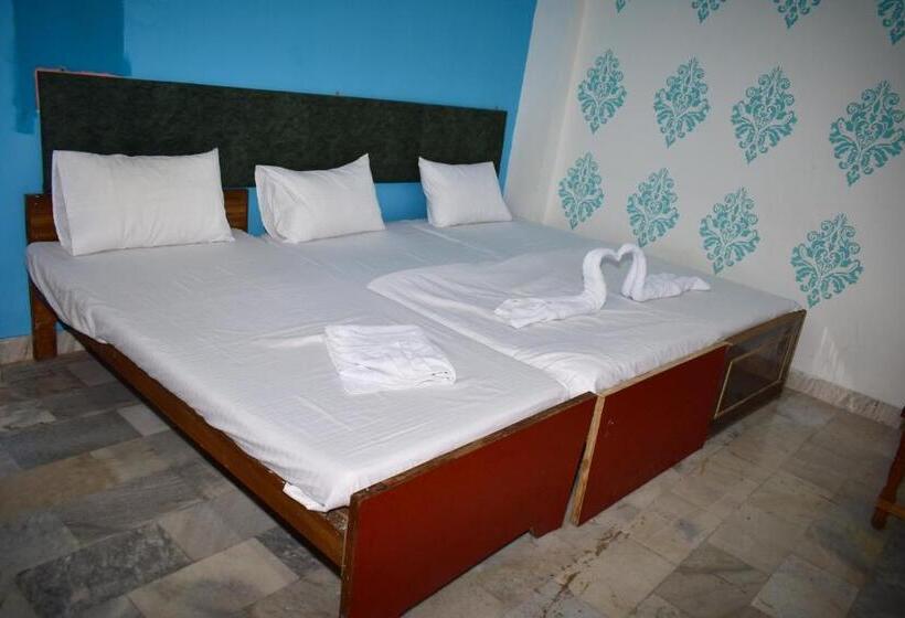 غرفة عائلية, Sandhya Guest House Varanasi Near Ganga River