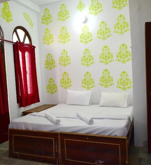 غرفة عائلية, Sandhya Guest House Varanasi Near Ganga River