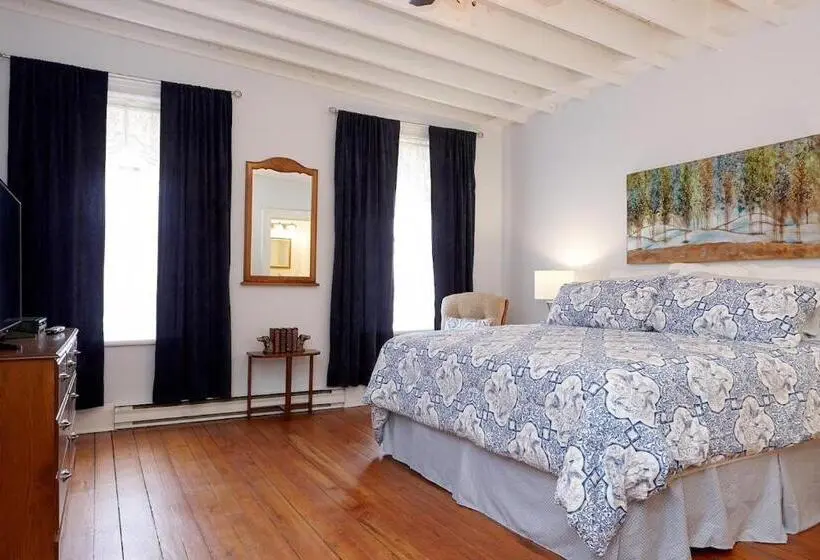 スイート, Cheltenham Suites