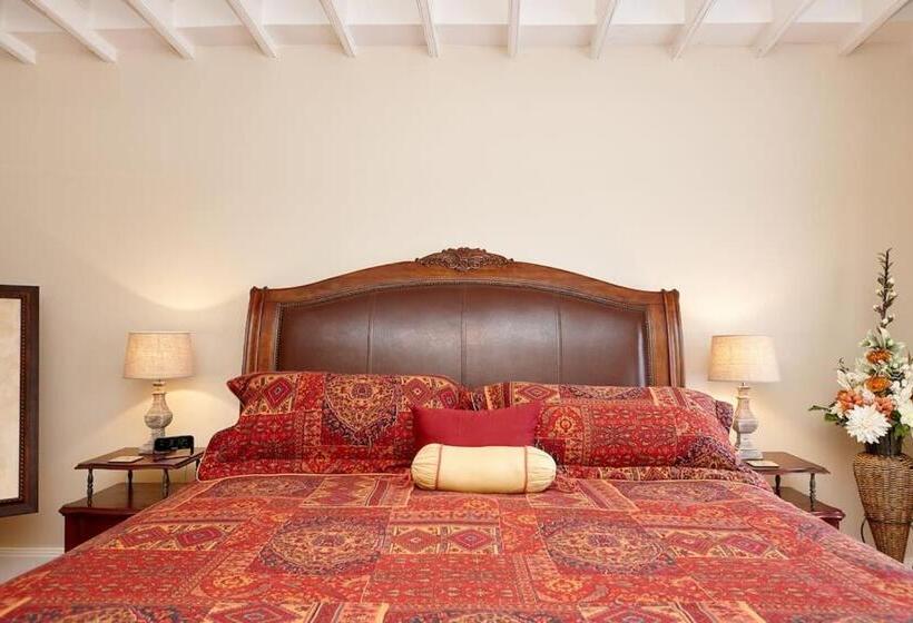 Люкс, Cheltenham Suites