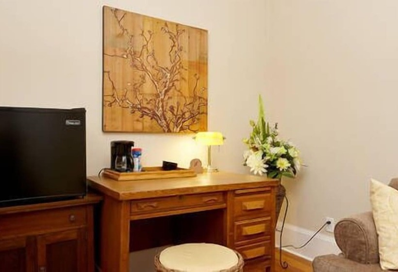 Люкс, Cheltenham Suites
