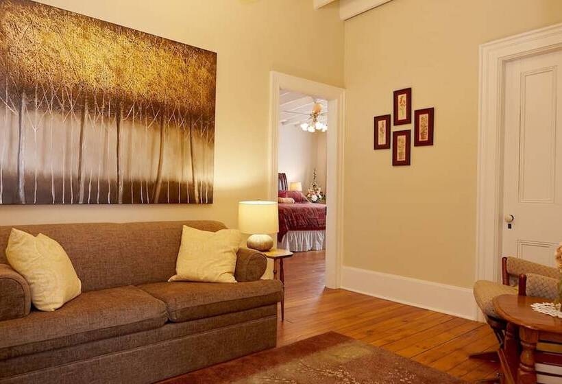 套房, Cheltenham Suites